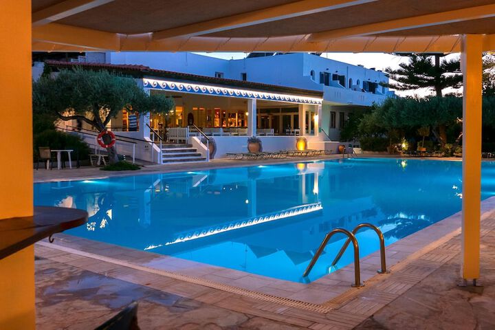 Pool Hotel