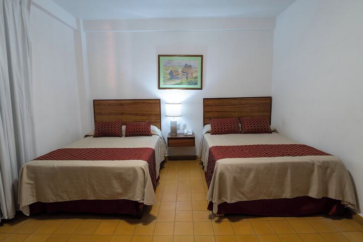 Room 6 of 103