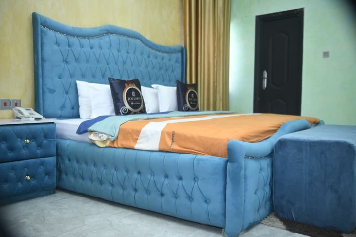Room 34 of 63
