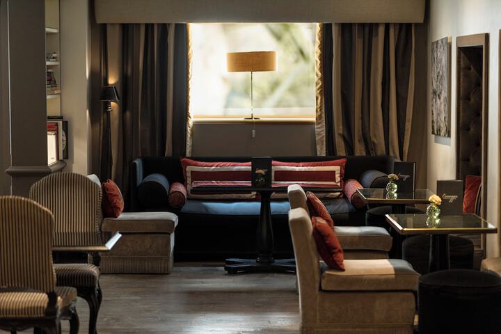 Lounge 62 of 68