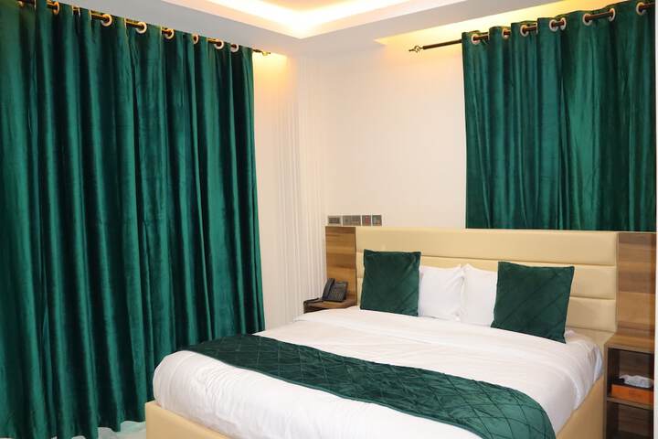 Room 20 of 111
