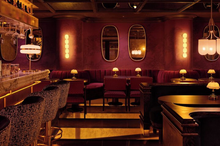 Lounge 50 of 63