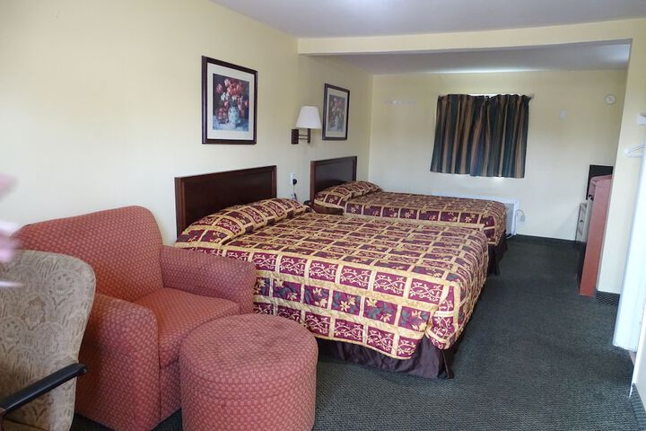 1 Queen Bed (9 of 23)