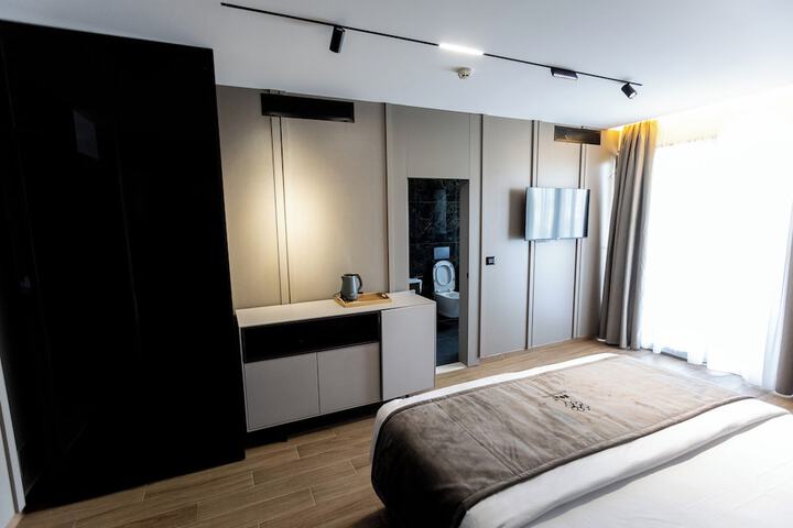 Room 70 of 114