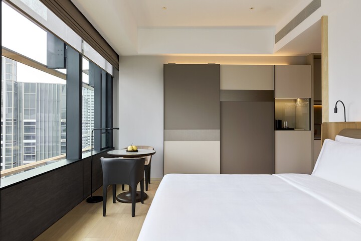 Room 20 of 102