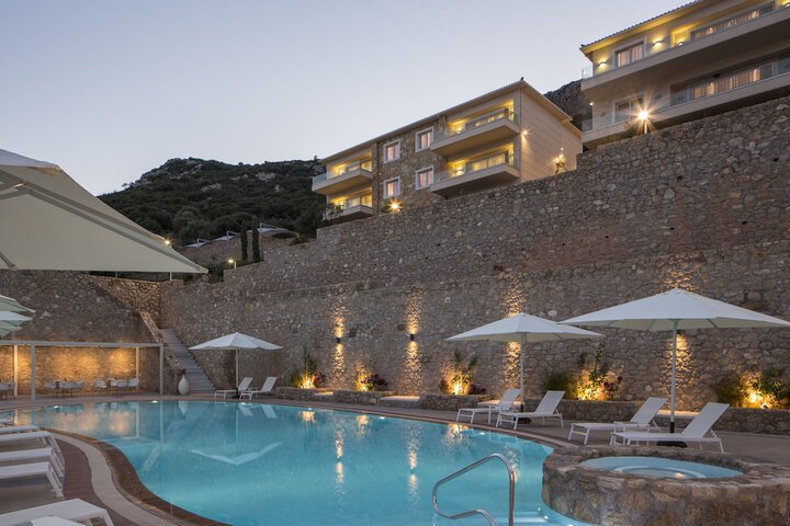 Hotel Pool