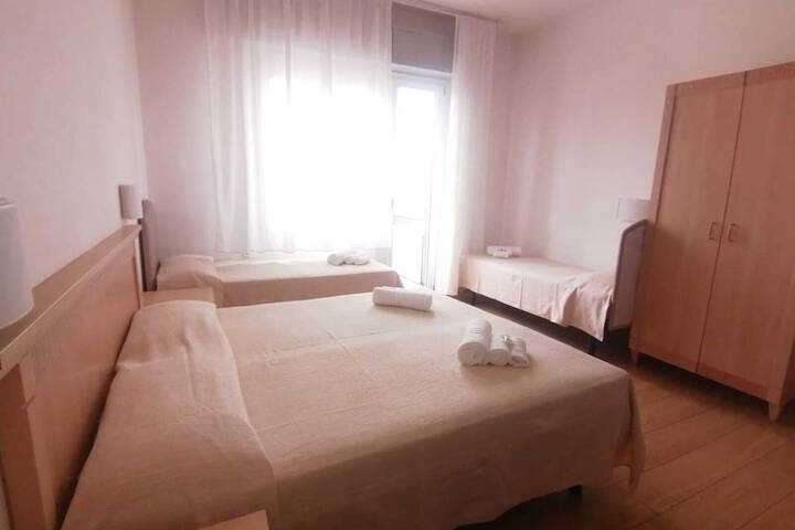 Room 3 of 20