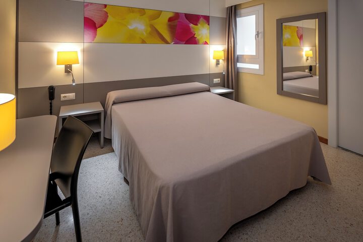 Room 9 of 24