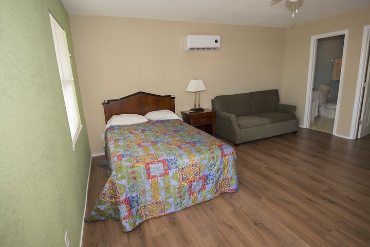 Room 4 of 37