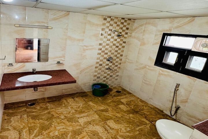Room 21 of 27