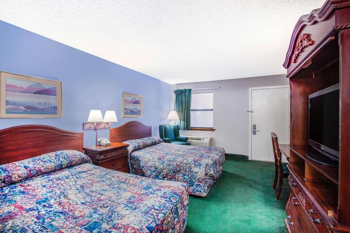 Double Accessible King Size Bed (6 of 12)