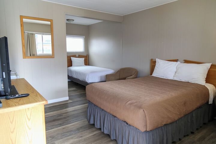 Room 16 of 176
