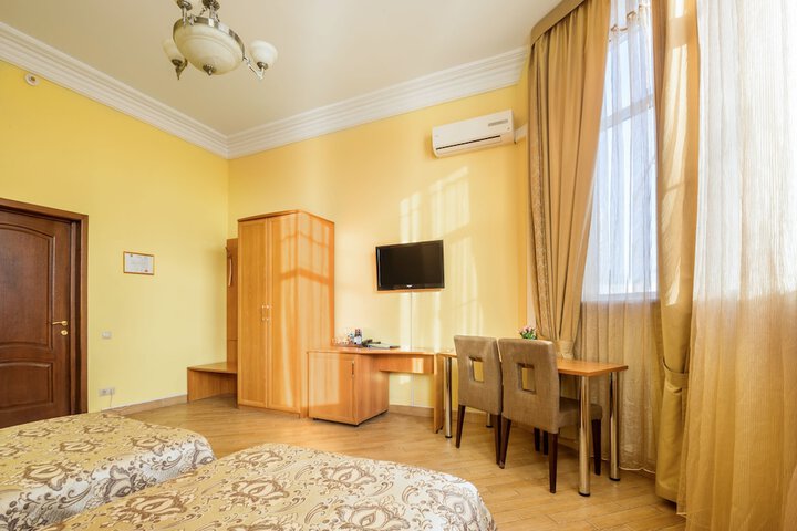 Room 17 of 79