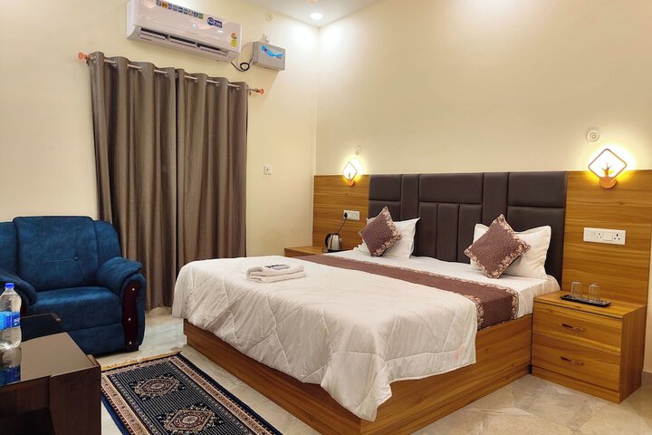 Room 6 of 26