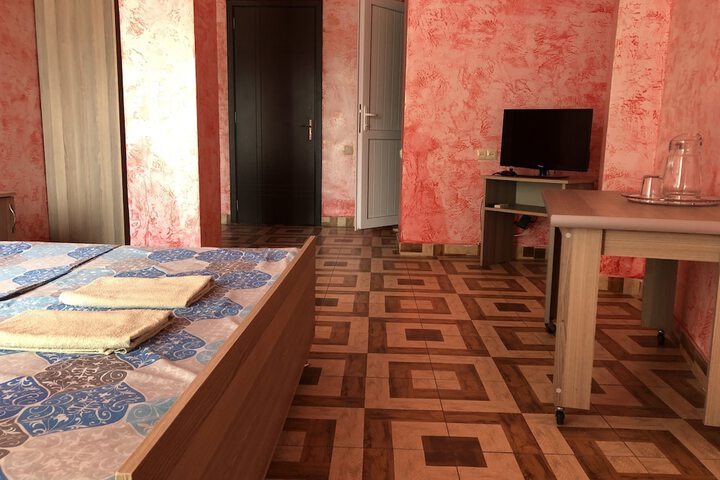 Room 14 of 32