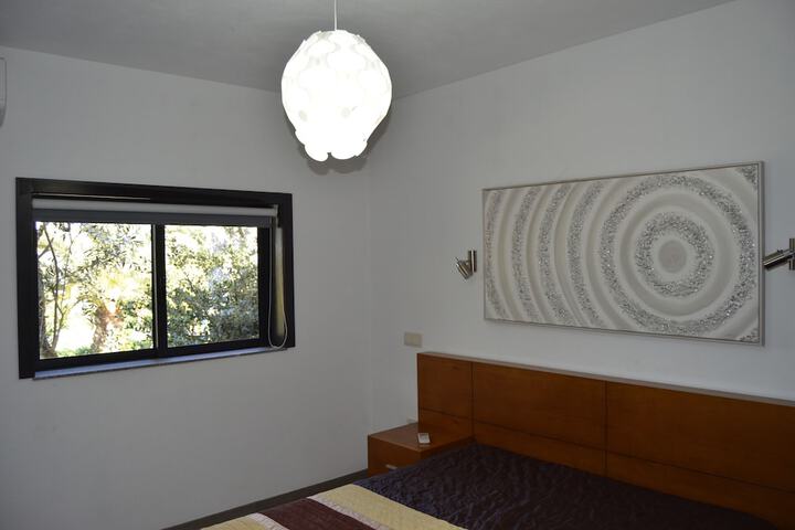 Room 15 of 110