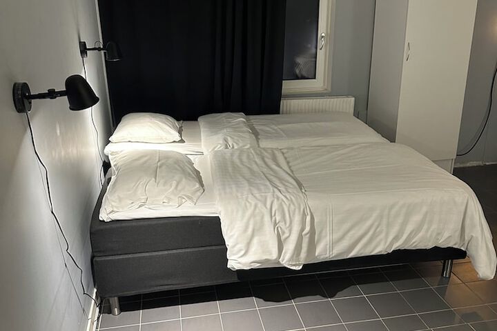 Room 12 of 50