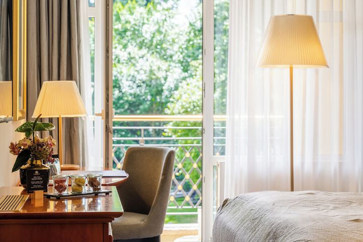 In-room business center