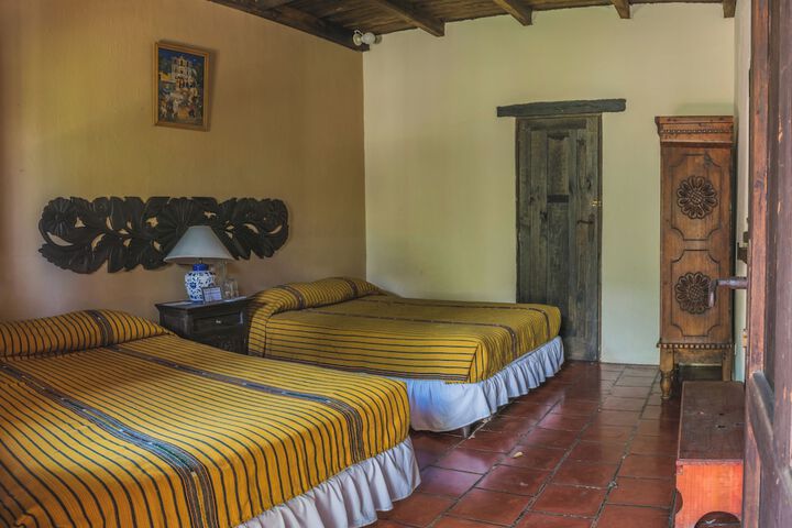 Room 6 of 94