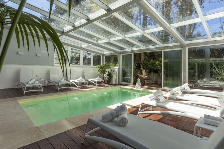 Pool Hotel