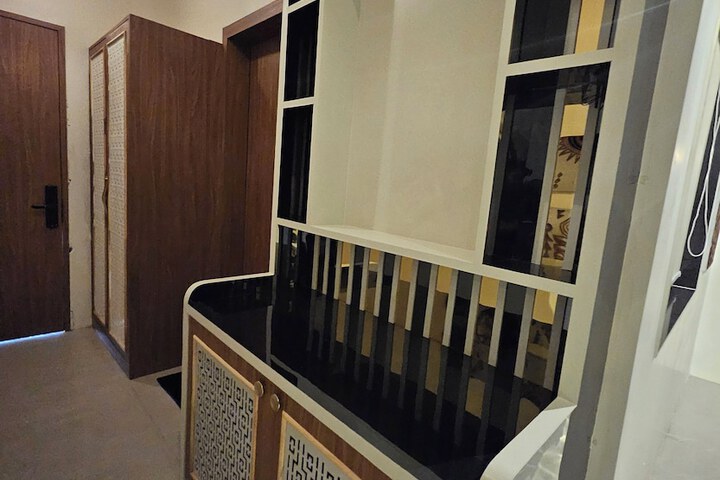 Room 33 of 63