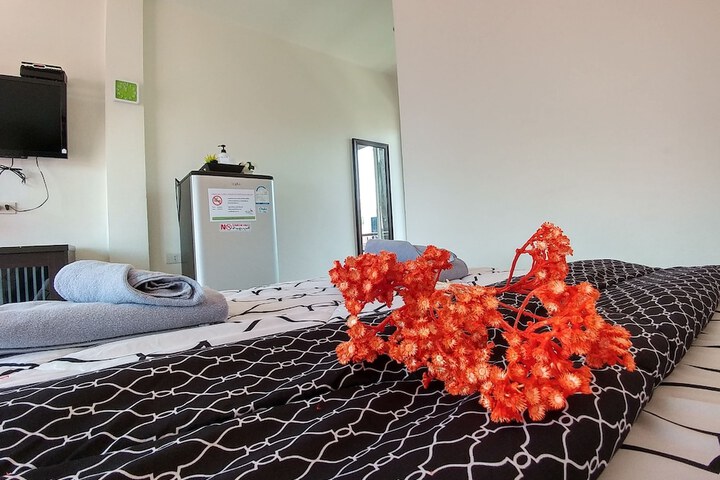 Room 8 of 18