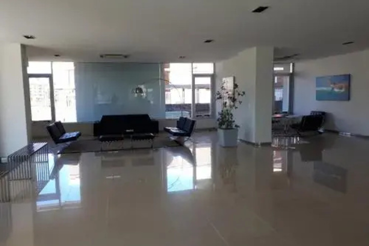Room 10 of 18