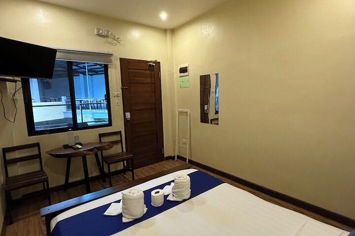 Room 15 of 37