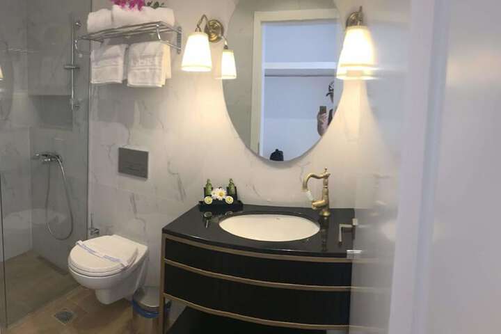 Room 53 of 72