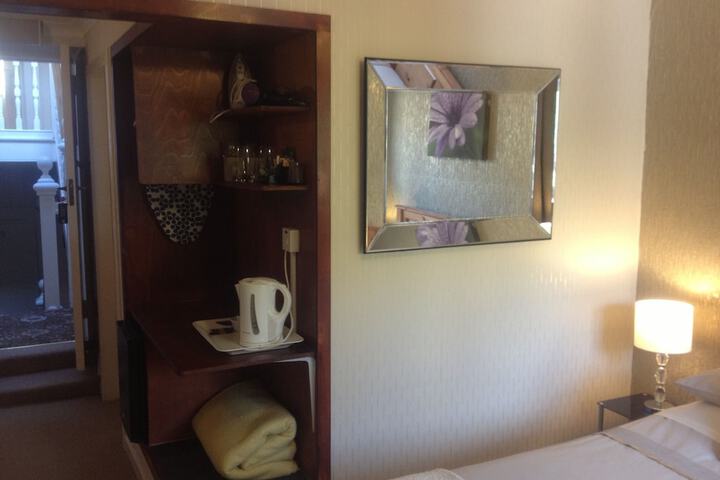 Room 5 of 44