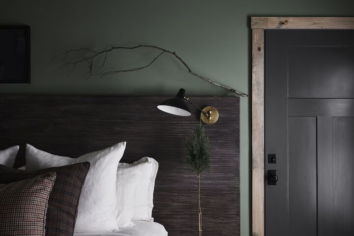 Room 16 of 142