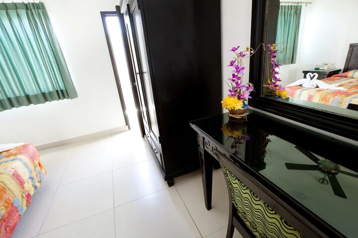 Room 6 of 30