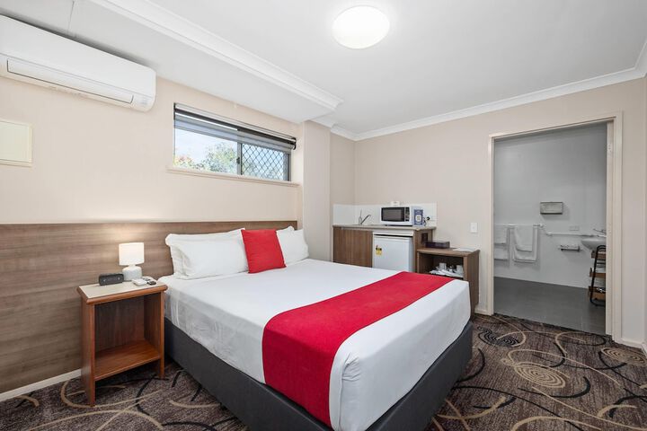 Room 17 of 34