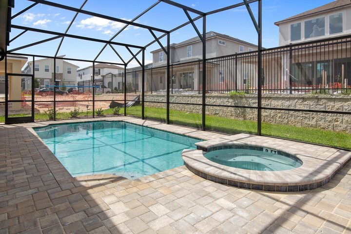 Pool 24 of 28