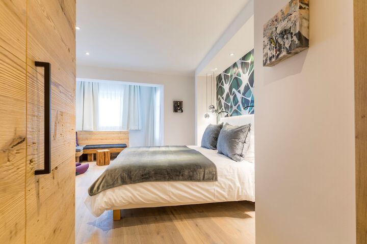 Room 4 of 124