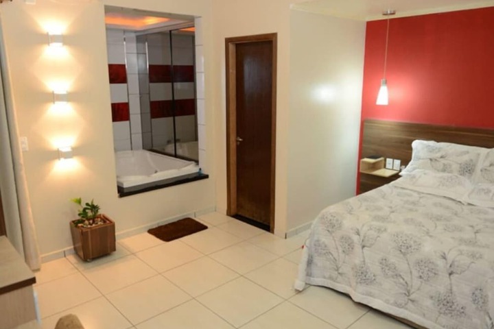 Room 5 of 17