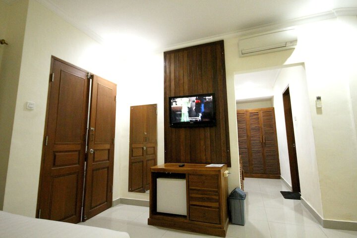 Room 15 of 33