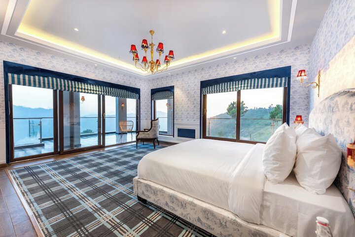 Room 10 of 81