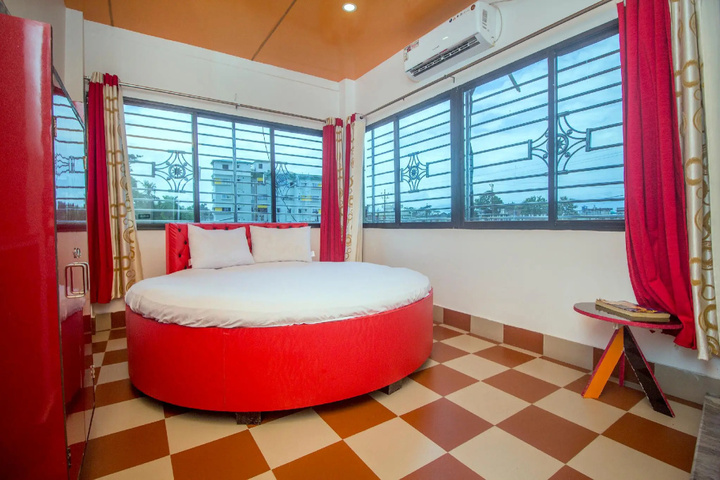 Room 4 of 4