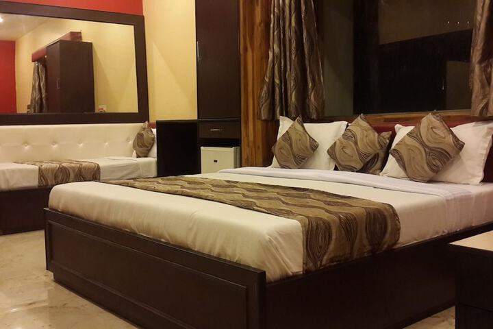 Room 3 of 41