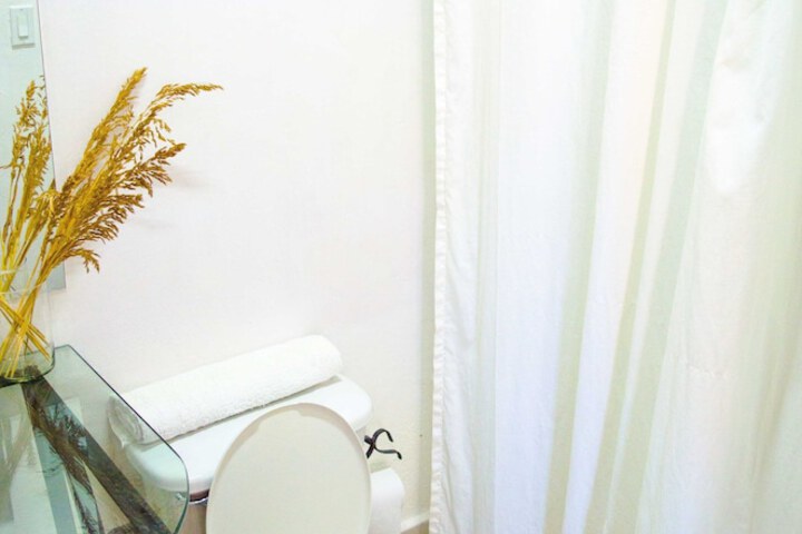 Room 20 of 28