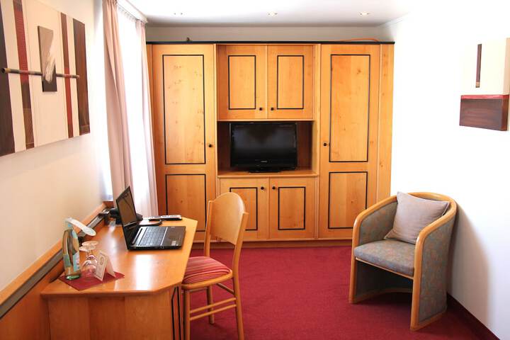 Room 9 of 56