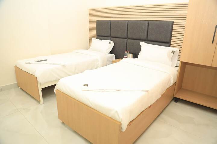 Room 15 of 34