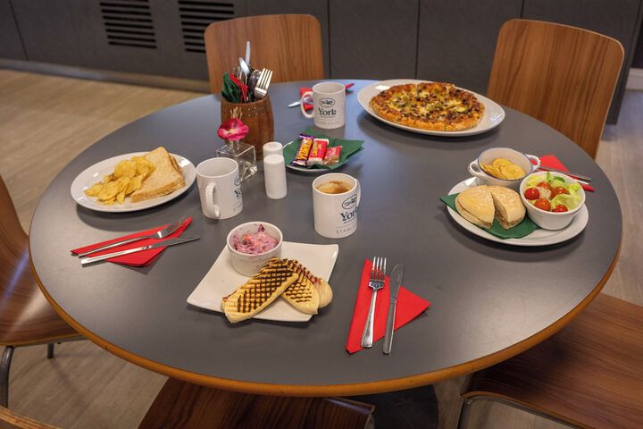Dining 24 of 35