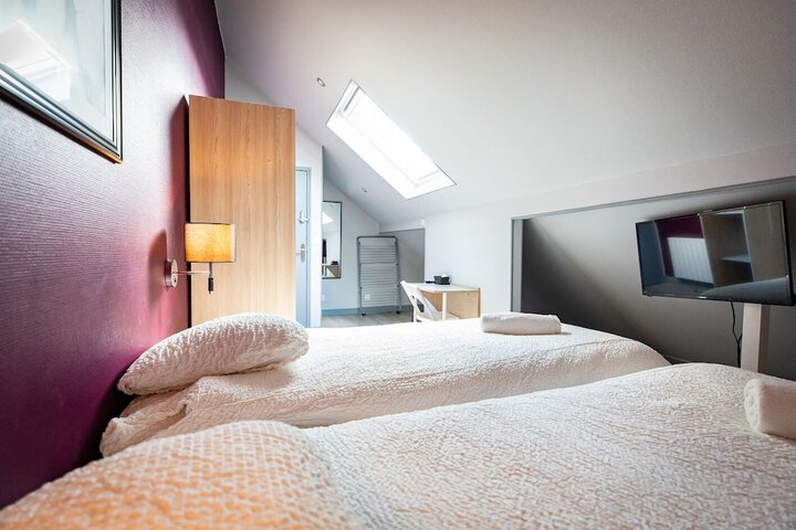 Room 27 of 70
