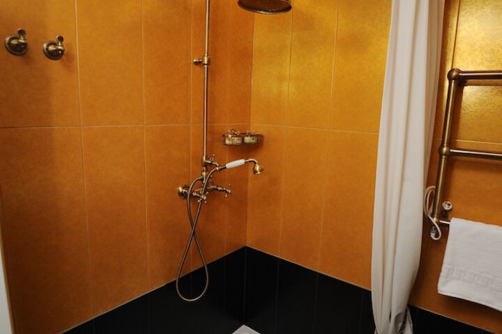 Room 13 of 54