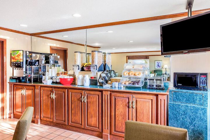 Breakfast/Coffee Service 4 of 17