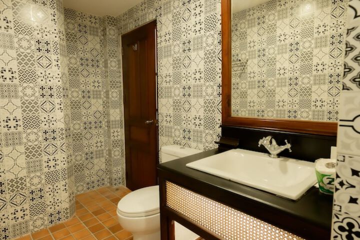 Room 28 of 73
