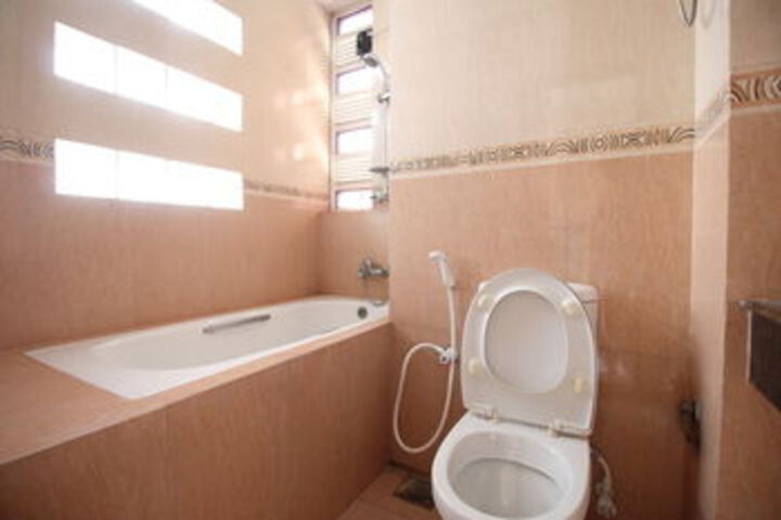 Room 5 of 27