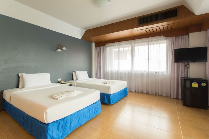 Room 54 of 76
